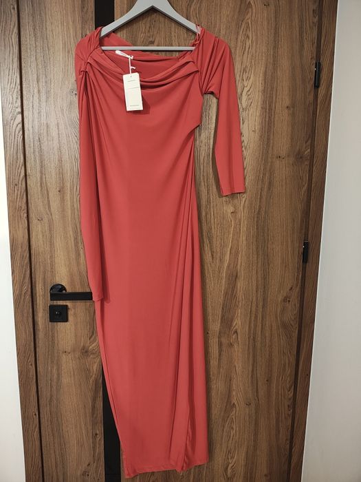Czerwona sukienka Reserved XL