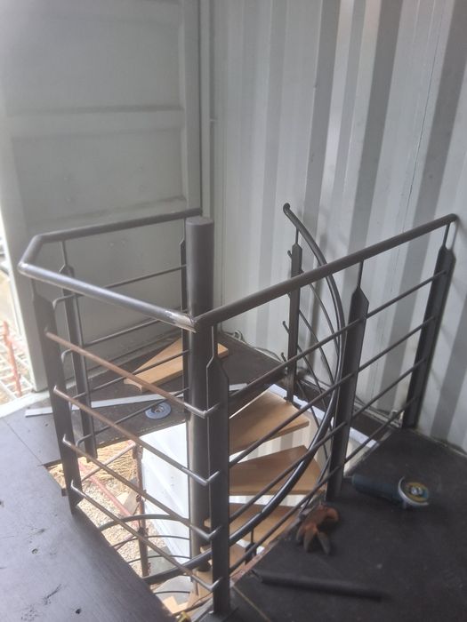 Schody krecone stalowe