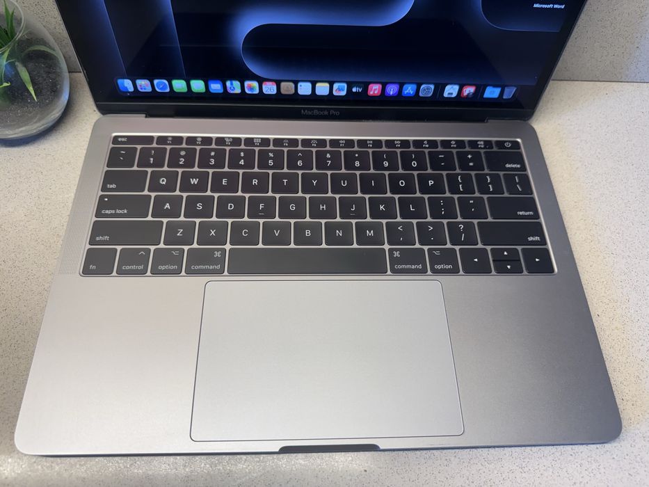 Macbook Pro - i5 | 256GB | 8GB | Sonoma