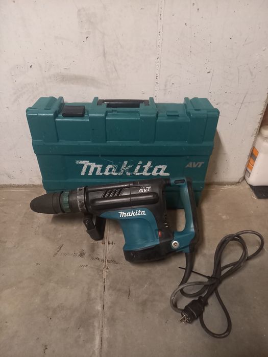 Młot Makita HM 1213 C z 2018r