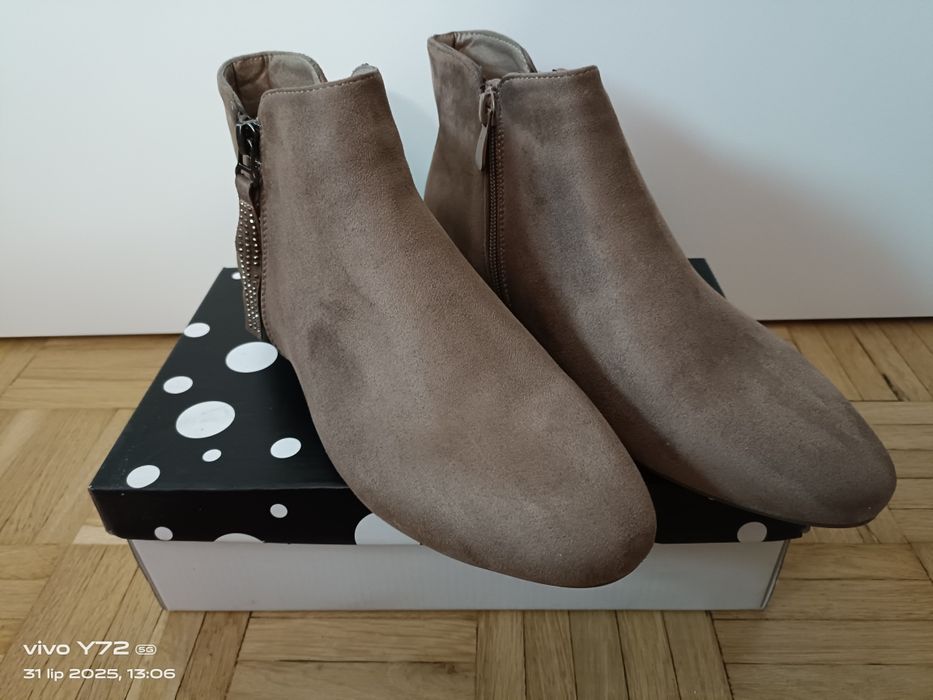 Buty botki zamszowe 40