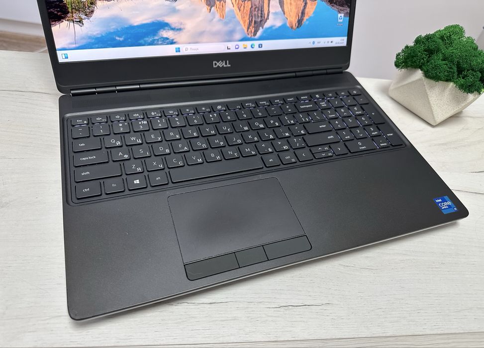 Dell Precision 7560 15,6 FHD IPS|i7-11850H|32Gb|512Gb|NVIDIA 4Gb