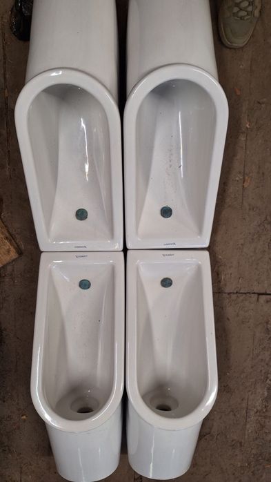 Пісюар :Villeroy & Bosch, Duravit