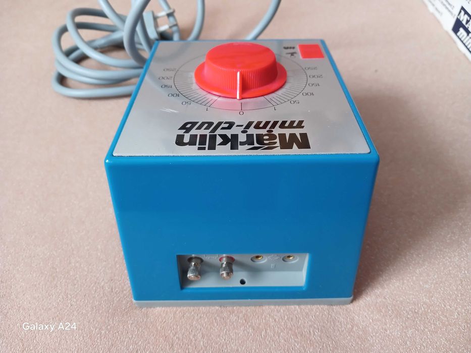 Залізниця Marklin 6711 трансформатор-регулятор 230/10Вольт 1:220 6,5мм