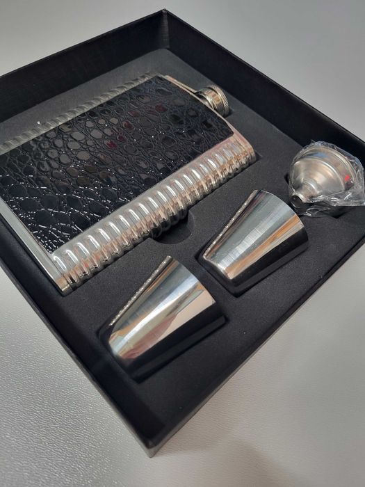 Flask set: flask, 2 beakers and funnel64586097485826123