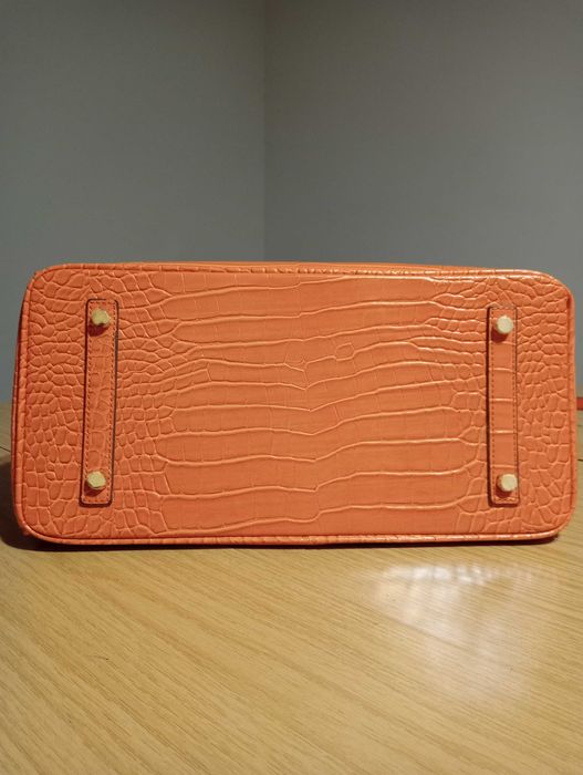 Mala de senhora laranja – como nova