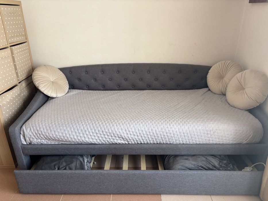 Cama dupla /  sofá