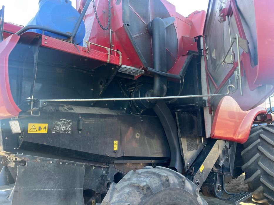 комбайни зернозбиральні CASE 5088