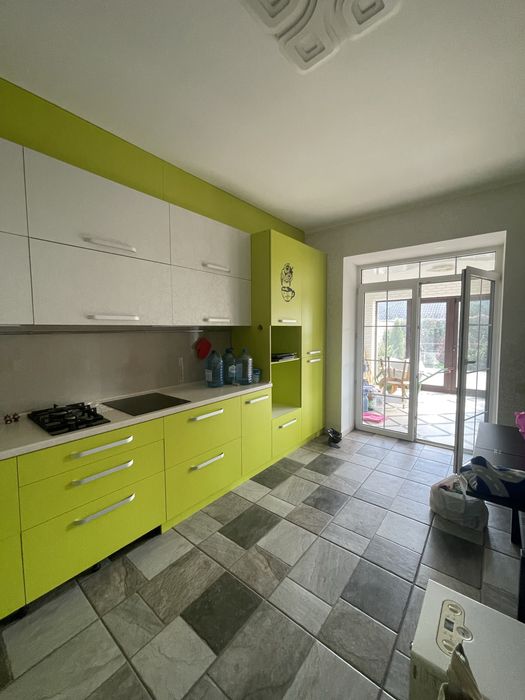 Двухэтажный дом с гостевым домом на участке Северный