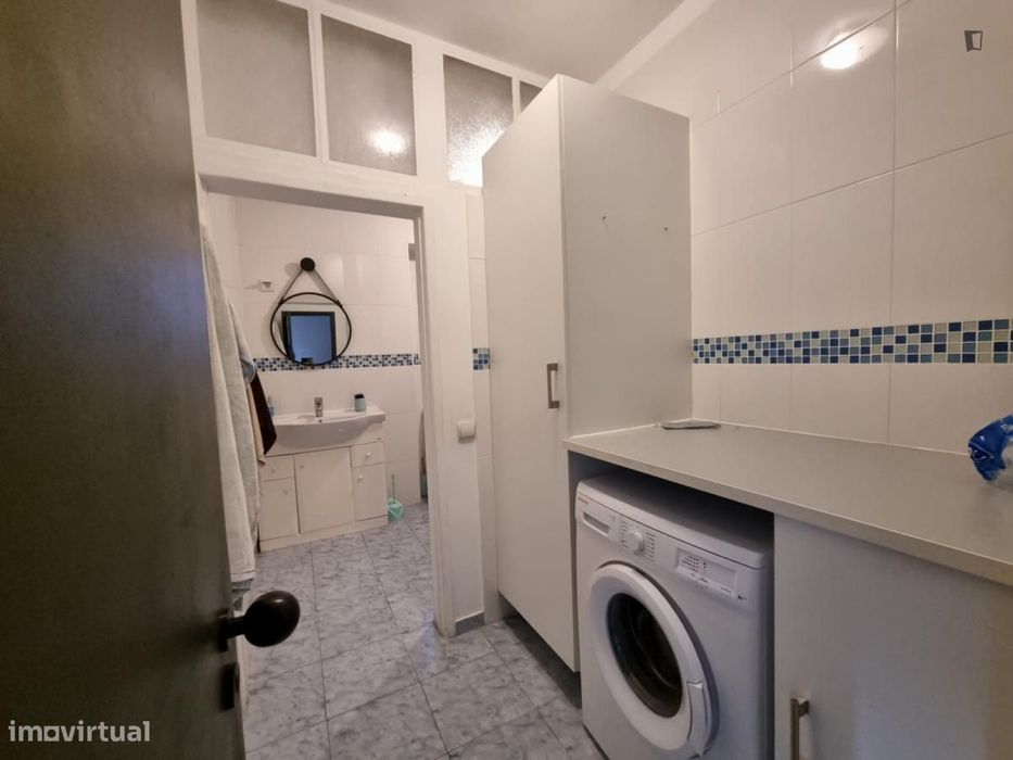 Quarto - localizado em Alcântara Lisbon