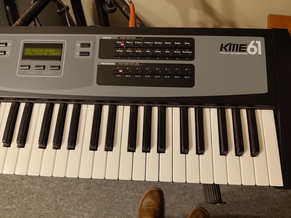 Kuzweil KME61 Syntezator