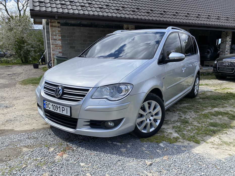 Продам VW Touran 2009р. R-line.