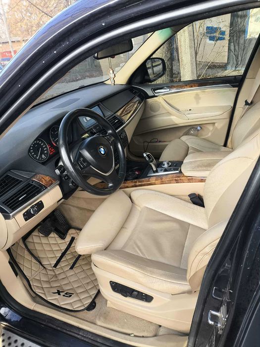 Продам BMW X5 E70