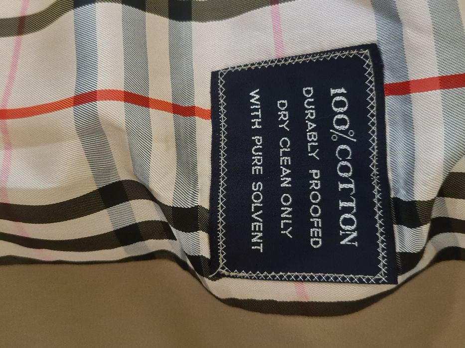 Vendo Gabardina BurBerrys (tá como novo)