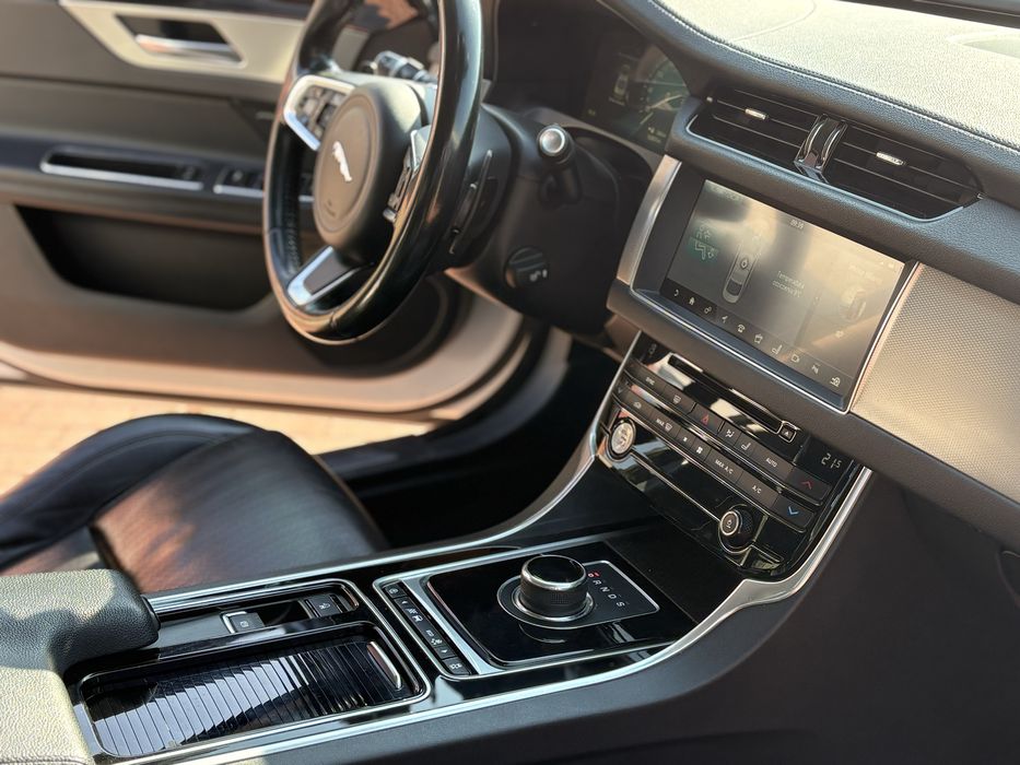 Jaguar XF 2.0d  240 PS 2017 | Automat | Skóra | Navi