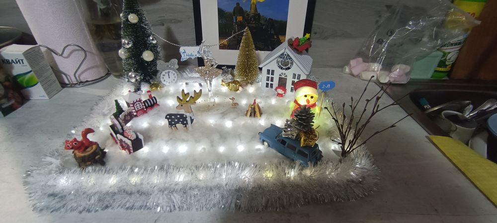 Шкільна поробка зимова казка.