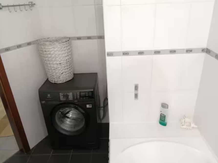 Простора 3-кімнатна квартира біля метро "Палац Україна" та "Либідська"