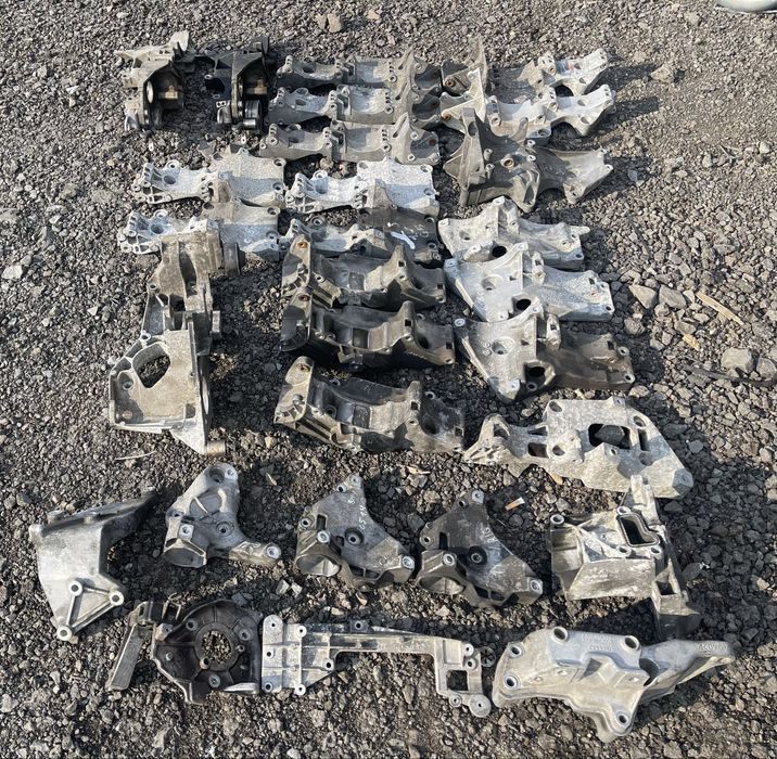 Кронштейн кронштейни Golf 4 5 6 Гольф 4 5 6 кріпленя Skoda Touran VW