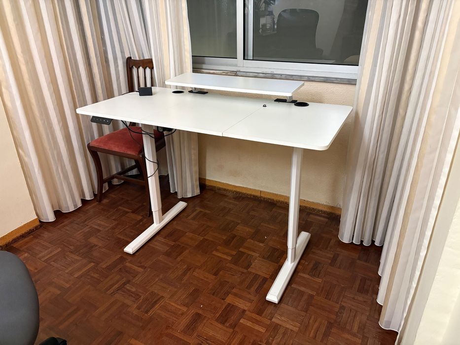 secretária de estudos/ de trabalho extensivel