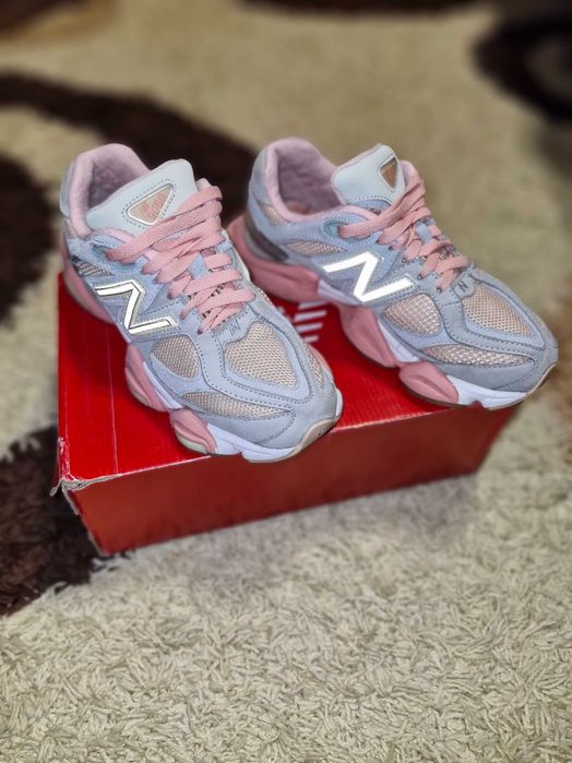 40 白　ARCHIVIO ノースリーブ　プルオーバー　ピンクロゴ кроссовки new balance 40 - купити жіноче взуття - Ціна на OLX.ua