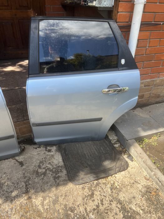 Дверь задняя универсал в сборе форд фокус 2 ford focus 05г