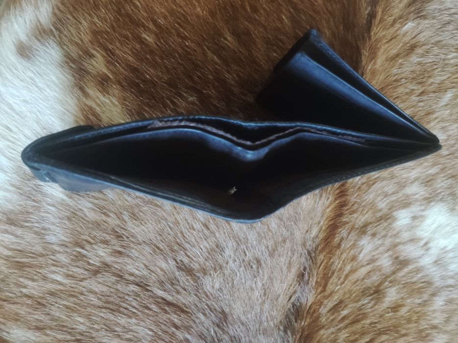 Carteira em pele genuína