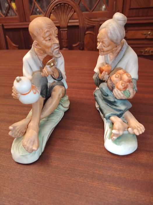 Par de Velhinhos em Porcelana Fina
