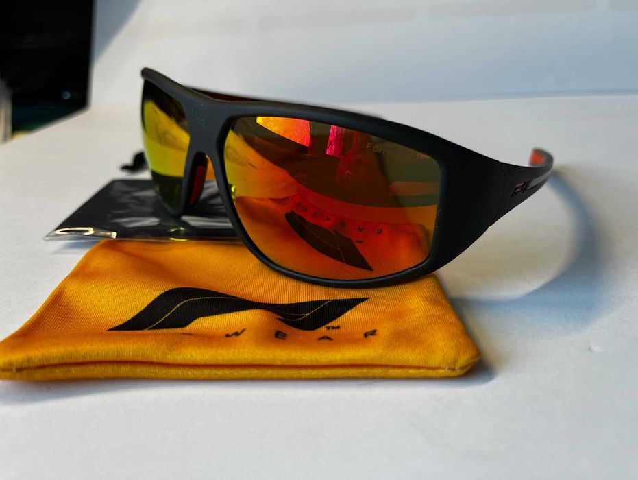 Okulary przeciwsłoneczne licencja Formuła 1 F1 Red collection 2025