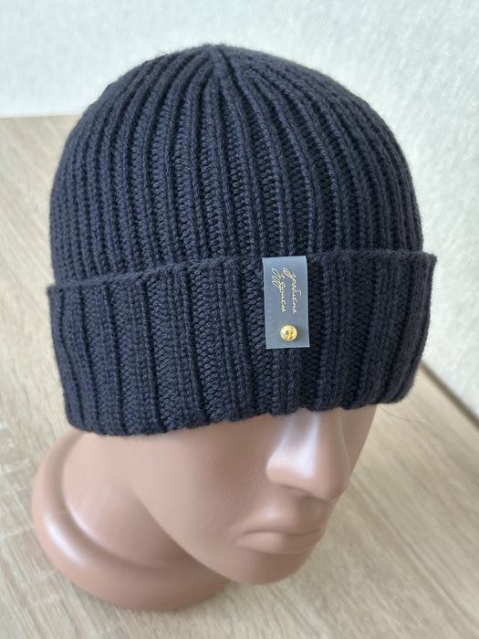 Шапка вязанная мужская черная ручной работы из премиальной пряжи