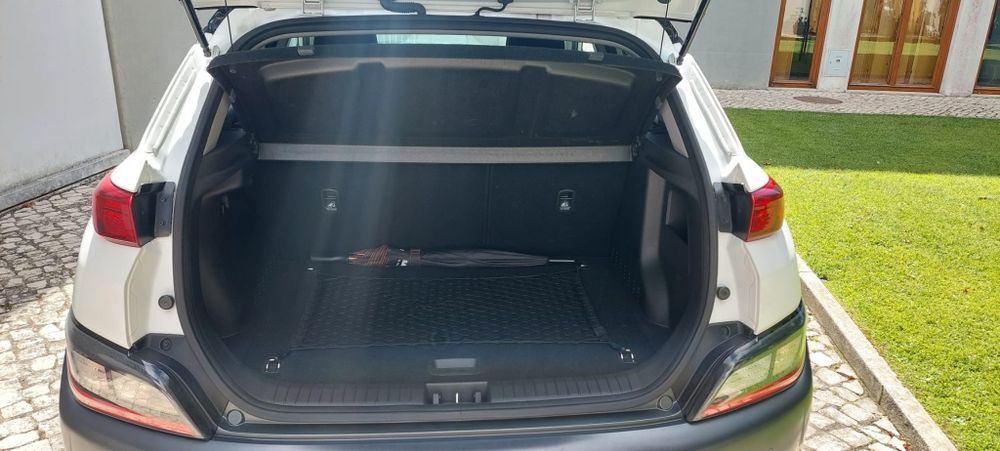 Hyundai Kauai 1.6 GDI HEV PREMIUM