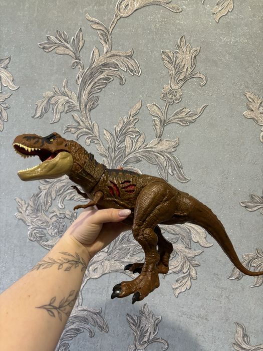 Фірмовий динозавр