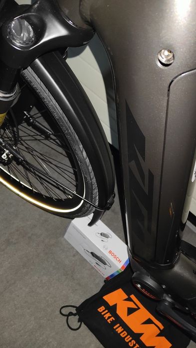 Bicicleta elétrica NOVA KTM Macina Tour P500 LTD