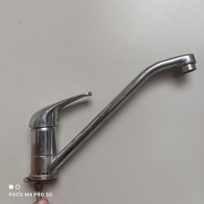 Кран змішувач- кухня, ванна, умивальнік