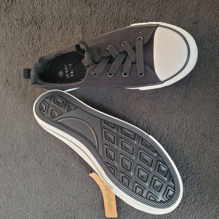 Trampki 38 czarne nowe