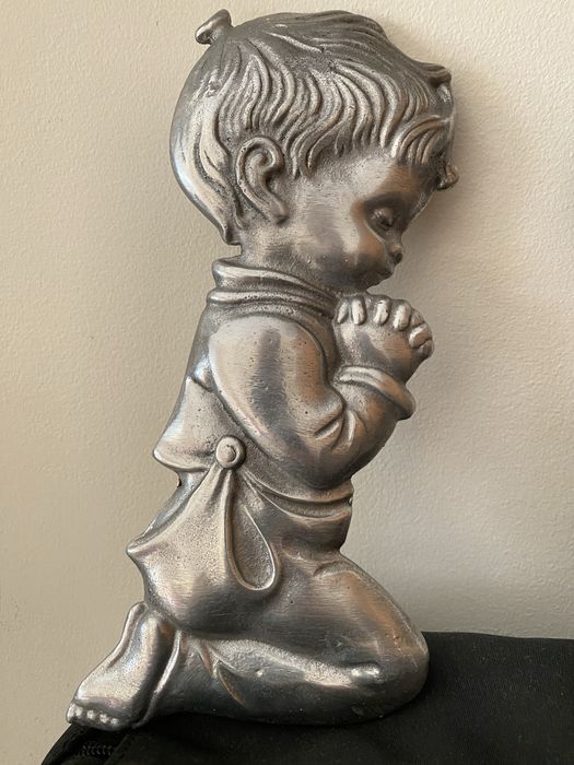 Figuras decorativas metálicas – Crianças em oração