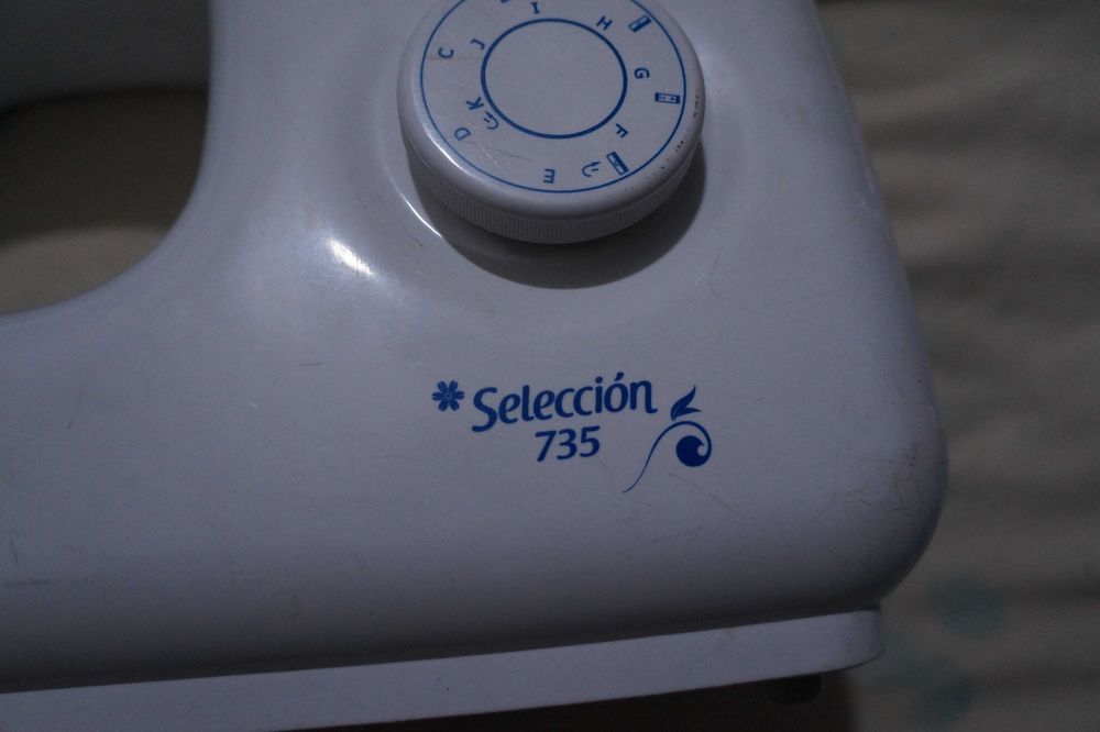 Máquina Costura Jata: 2 euros