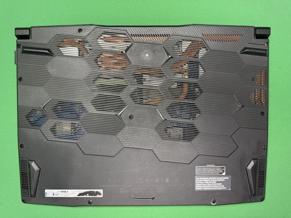 MSI Katana A15 AI B8V / Ryzen 7 8845HS  / RTX 4060 8 Gb/ 16GB / 1TB / 144Hz