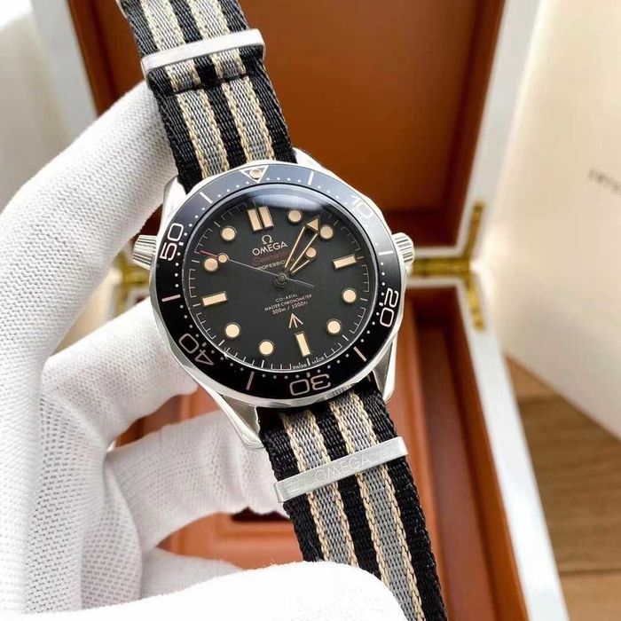 Годинник автоматичний Omega Seamaster Diver 300 M Black Wave Dial