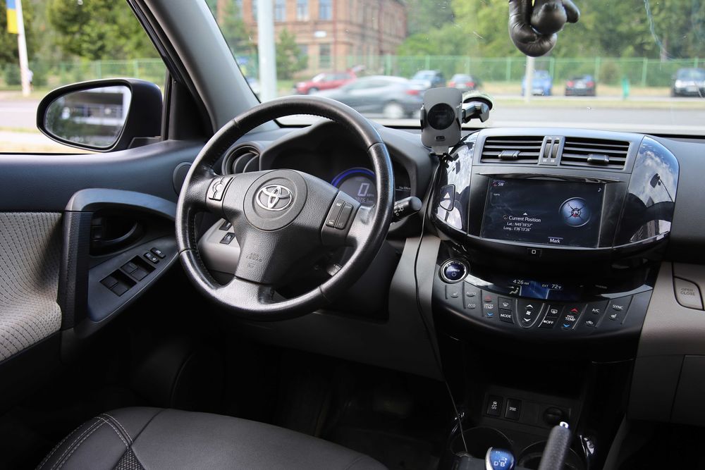 Продам Toyota RAV 4 EV