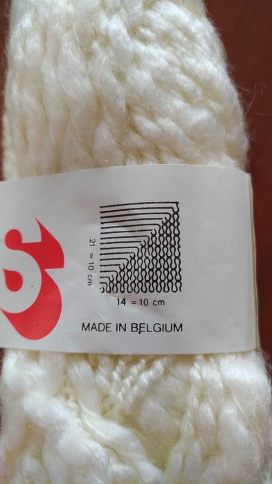 11 motków włóczki  100% acryl