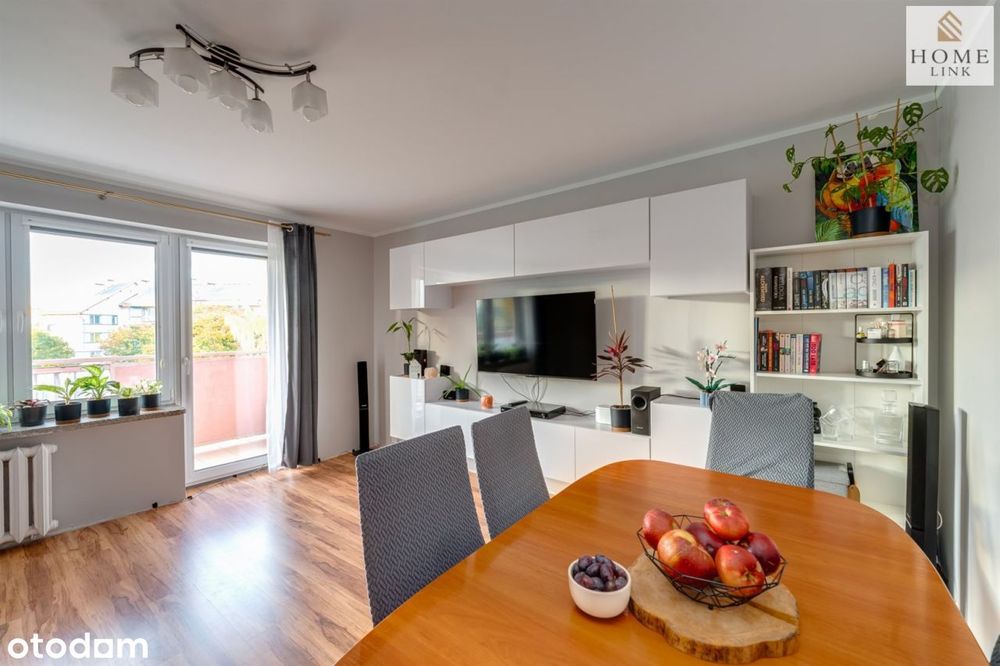Trzy pokoje z dużym balkonem i piwnicą 11m²