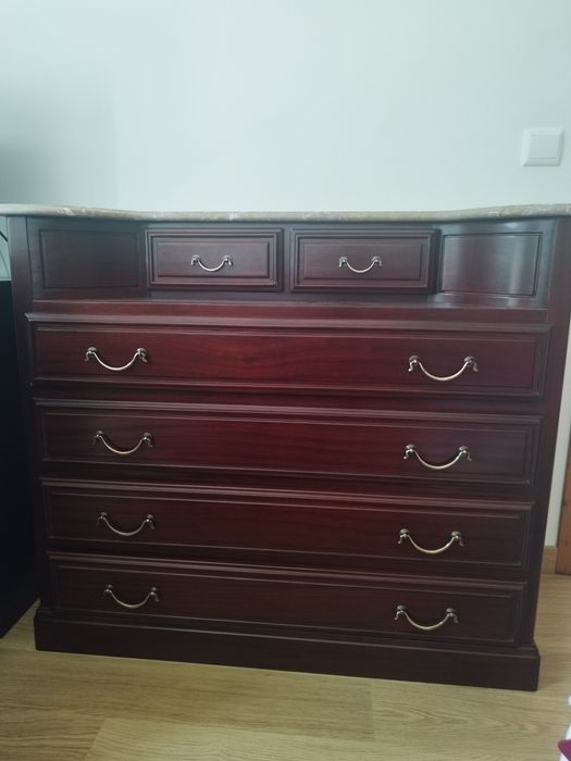 Cómoda + mesa de cabeceira antiga