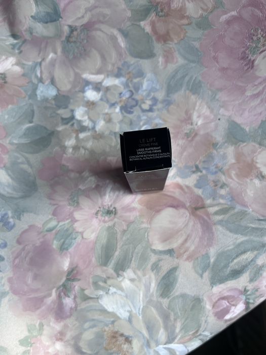 Mini krem Le Lift Chanel