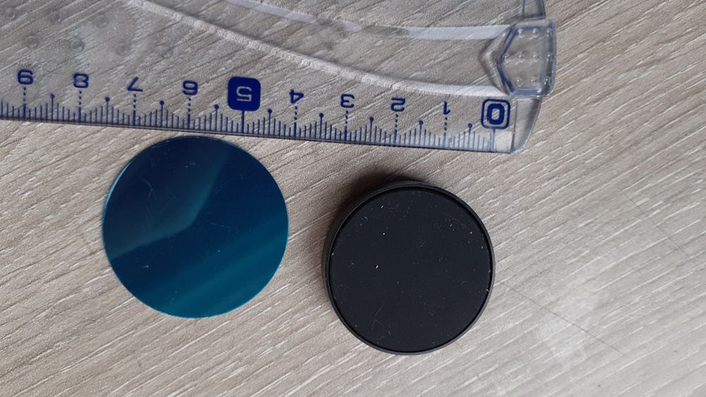 Suporte magnético para telemóvel no carro