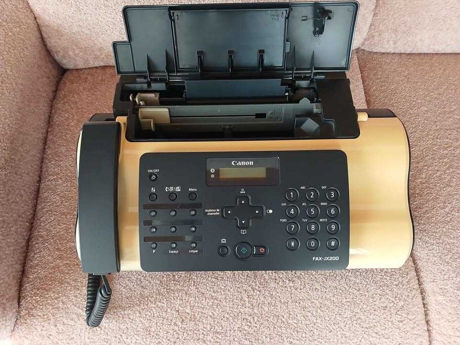 Telefone, fotocopiadora e fax