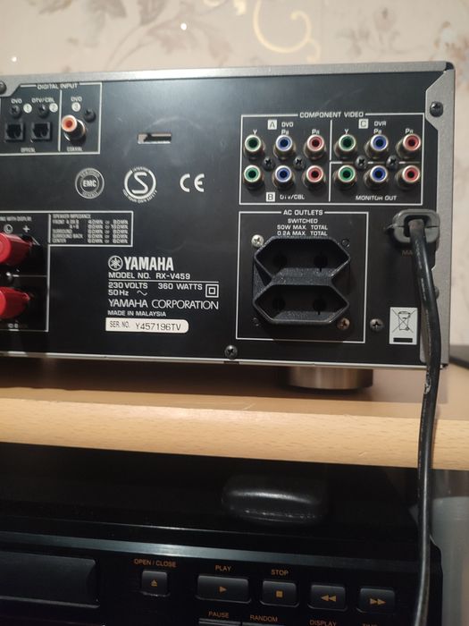 Ресивер yamahaRX-V459.