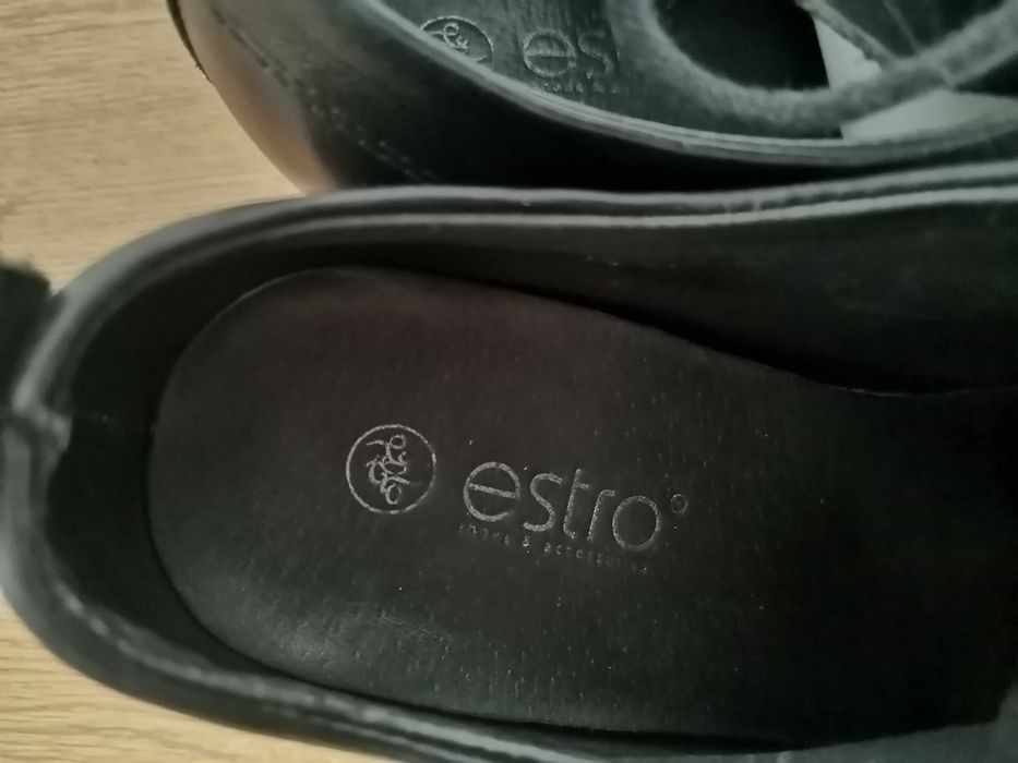 Продам шкіряні снікерси бренду Estro 37р