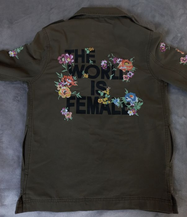 Kurtka ala jeansowa z haftami