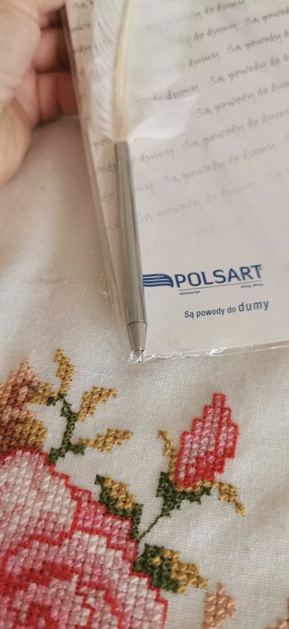 Długopis z prawdziwym ptasim piórem