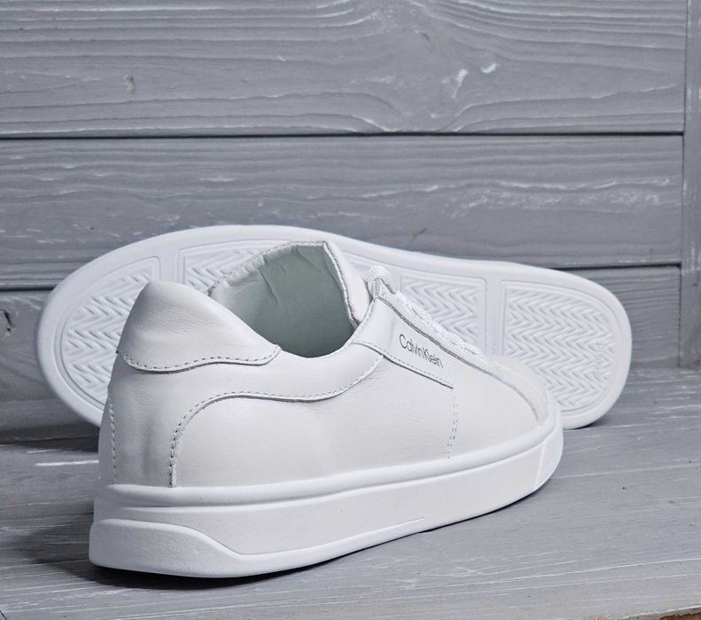 Кожаные мужские закрытые черные белые базовые кеды кроссовки!!